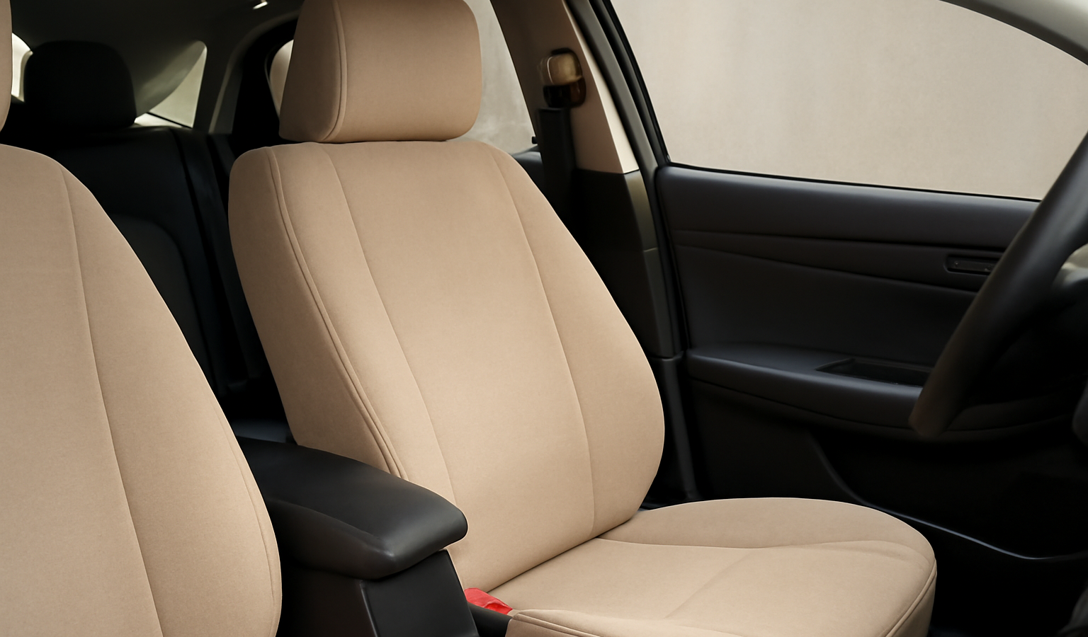 housse de siege beige installée dans voiture