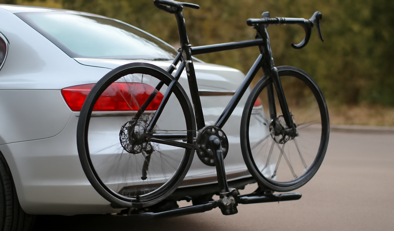porte velos fixe sur attelage de voiture